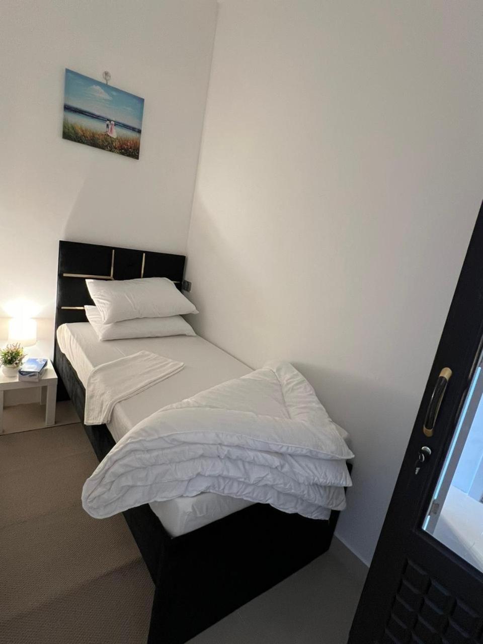 דובאי Four Stars Hostel מראה חיצוני תמונה