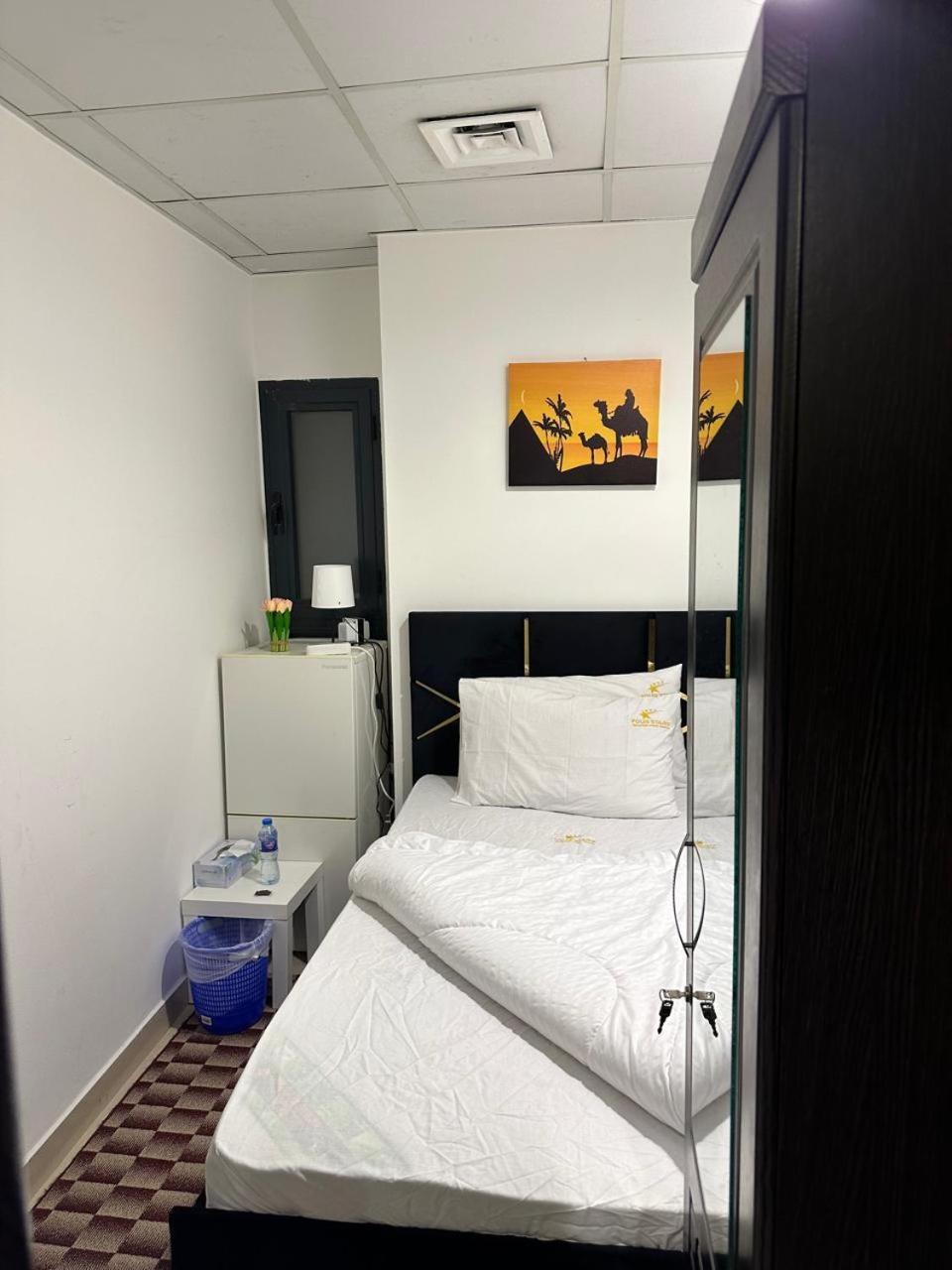דובאי Four Stars Hostel מראה חיצוני תמונה
