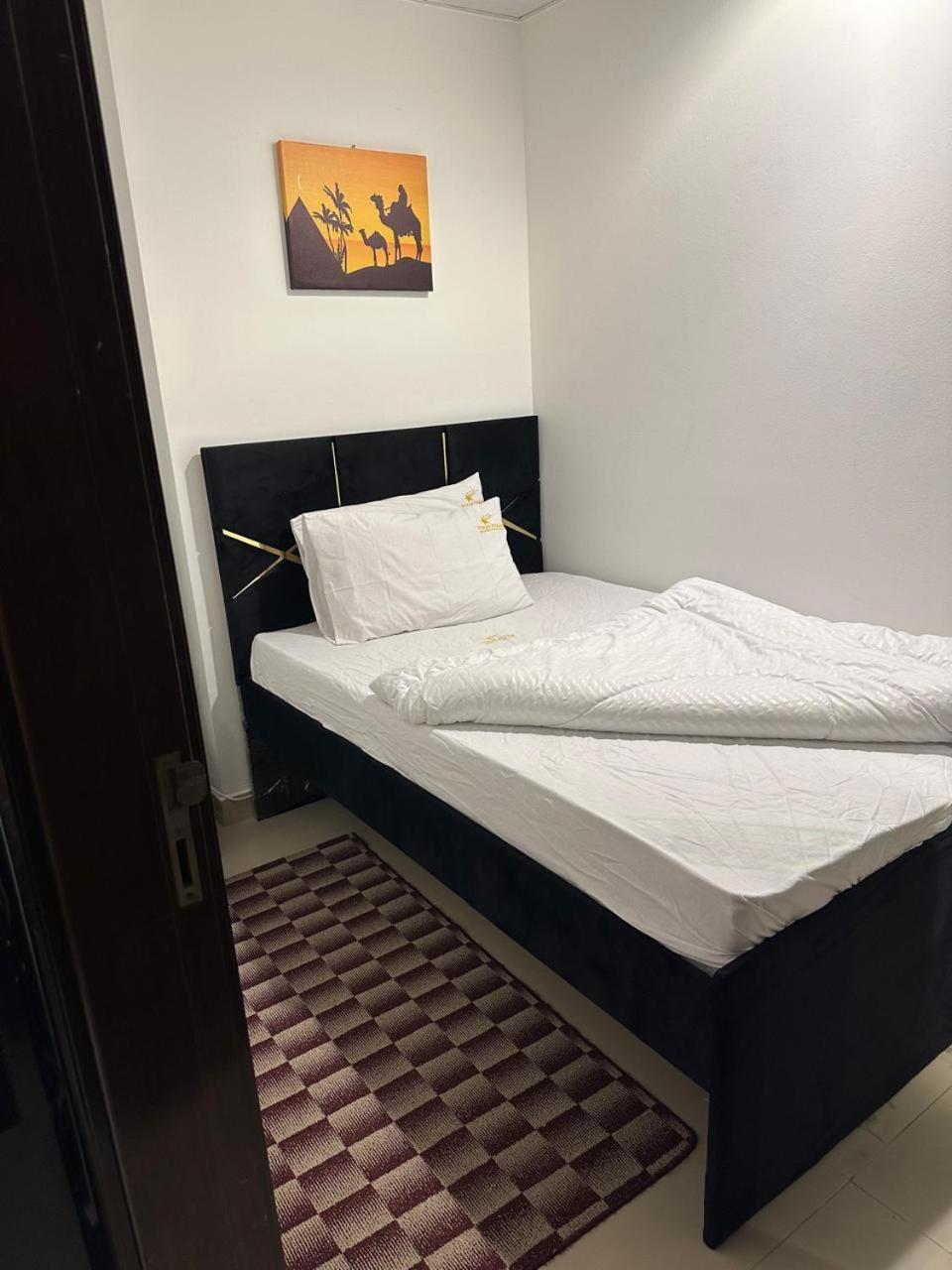 דובאי Four Stars Hostel מראה חיצוני תמונה