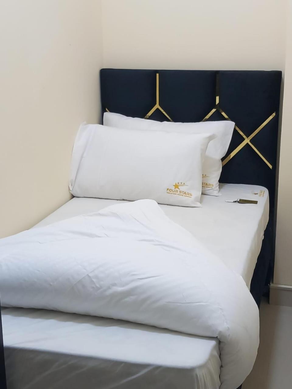 דובאי Four Stars Hostel מראה חיצוני תמונה