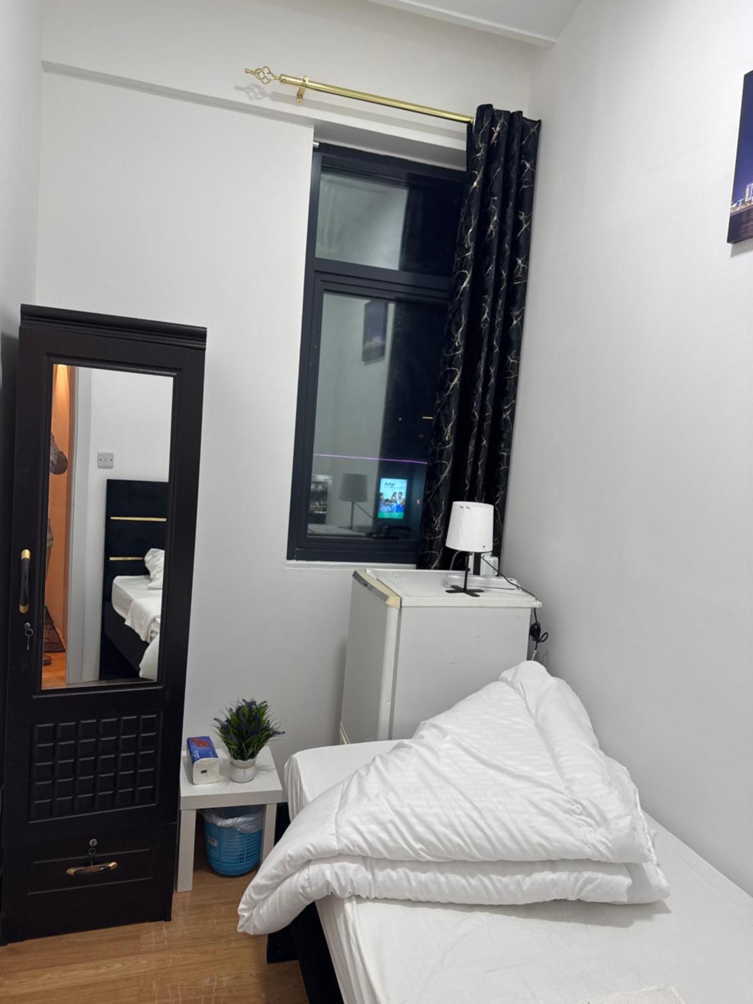 דובאי Four Stars Hostel מראה חיצוני תמונה